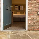 Judge\'S Lodging